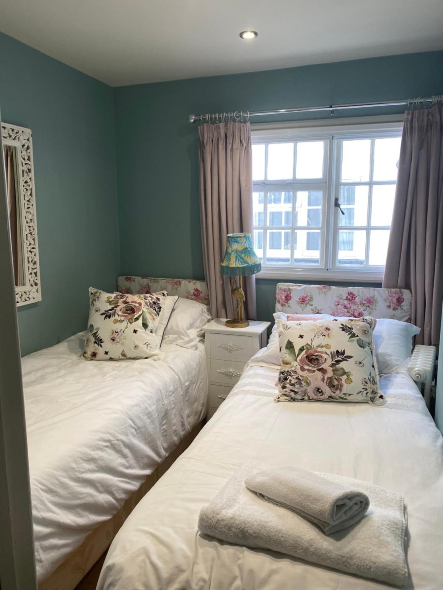 Monmouth House Apartments, Lyme Regis Old Town, Dog Friendly, Parking Kültér fotó